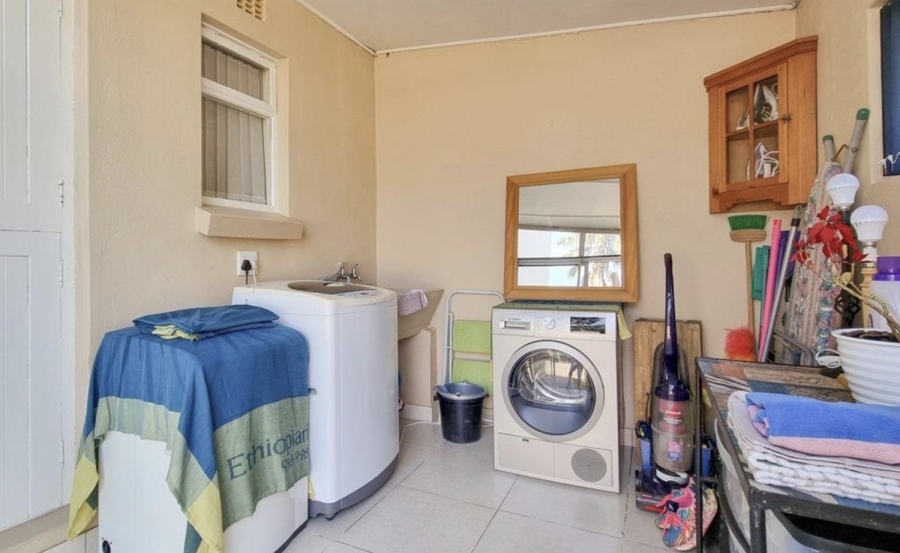 To Let 4 Bedroom Property for Rent in Rosendal Western Cape